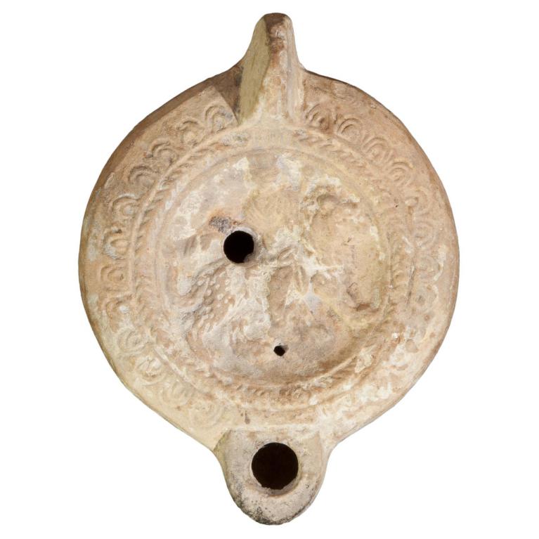 Cybèle assise sur un lion Marque de potier, tête de taureau D.115 x 86 x 33 mm Thème Voir Dejean, n° L535, L69, L640 Acquisition SVV Labarbe Marc, 20121125 075 Cybèle assise sur un lion Marque de potier, tête de taureau D.115 x 86 x 33 mm Thème Voir Dejean, n° L535, L69, L640 Acquisition SVV Labarbe Marc, 20121125 075