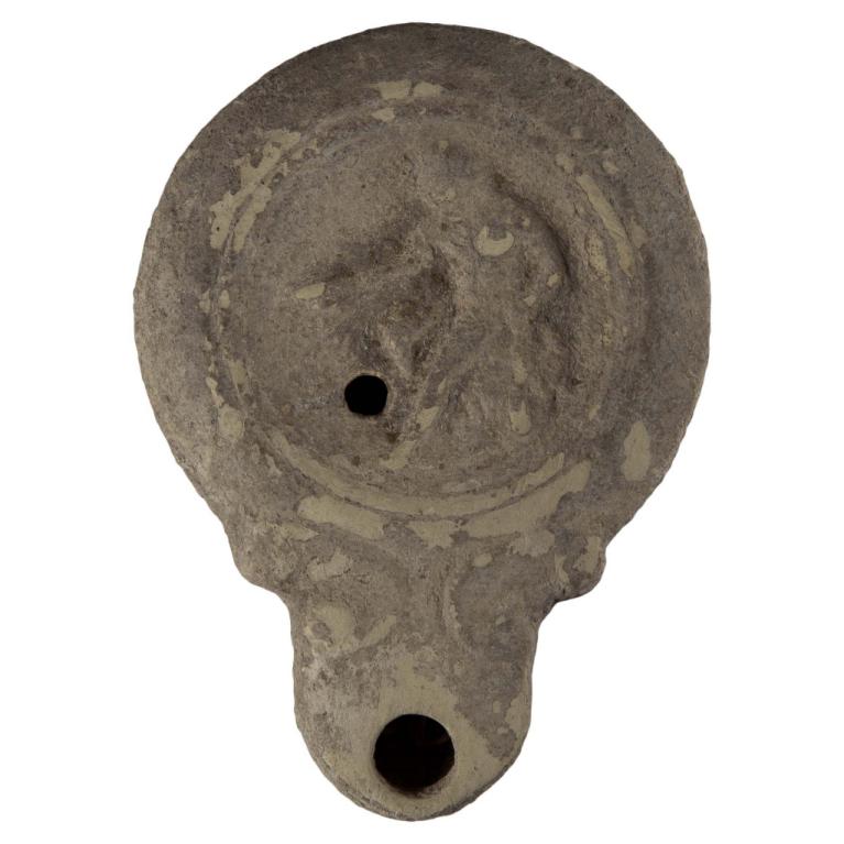 Hercule, nu, assis sur un rocher, de profil trois-quarts gauche. Il tient sa massue de la main gauche et de l'autre tend un canthare. Signature indéterminée. Acquisition SVV Leclerc Voir fiche N° 20130420 118 Hercule, nu, assis sur un rocher, de profil trois-quarts gauche. Il tient sa massue de la main gauche et de l'autre tend un canthare. Signature indéterminée. Acquisition SVV Leclerc Voir fiche N° 20130420 118