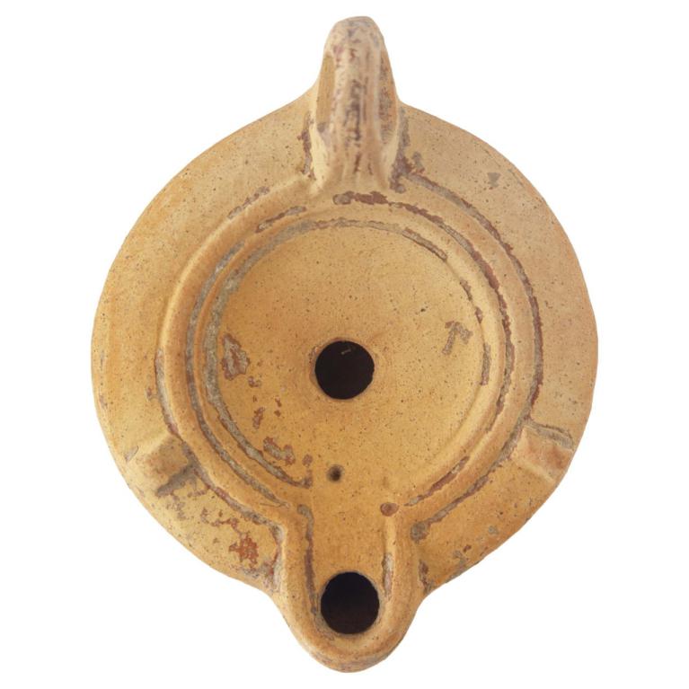 Lampe à huile à bec a canal en terre cuite Bussière D IV, (Fin Ier- moitié IIe s. ap. J.-C.) Voir fiche ci-dessous 20130524 034 Lampe à huile à bec a canal en terre cuite Bussière D IV, (Fin Ier- moitié IIe s. ap. J.-C.) Voir fiche ci-dessous 20130524 034