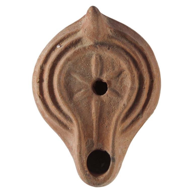Rosace de six bâtonnets en relief. Ex collection VG. Provenance inconnue. Voir fiche N° 20130531 010 Rosace de six bâtonnets en relief. Ex collection VG. Provenance inconnue. Voir fiche N° 20130531 010