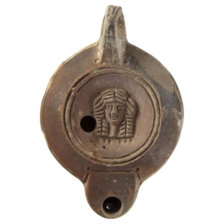 Buste féminin de face. Signature, CIVNDRAC D. 105 x 72 x 26 mm Acquisition Hôtel des Ventes de Draguignan, Draguignan, France. Provenance inconnue. Voir fiche N° 20140314 078 Buste féminin de face. Signature, CIVNDRAC D. 105 x 72 x 26 mm Acquisition Hôtel des Ventes de Draguignan, Draguignan, France. Provenance inconnue. Voir fiche N° 20140314 078
