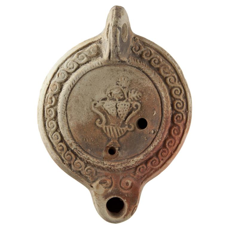 Cratère d'où s'échappent des pampres D. 115 x 82 x 30 mm Acquisition Hôtel des Ventes Jacques Coeur Pièce trouvée en 1969 à Aïn Djeloula, région de Kairouan en Tunisie. N° 20141122 010 Cratère d'où s'échappent des pampres D. 115 x 82 x 30 mm Acquisition Hôtel des Ventes Jacques Coeur Pièce trouvée en 1969 à Aïn Djeloula, région de Kairouan en Tunisie. N° 20141122 010