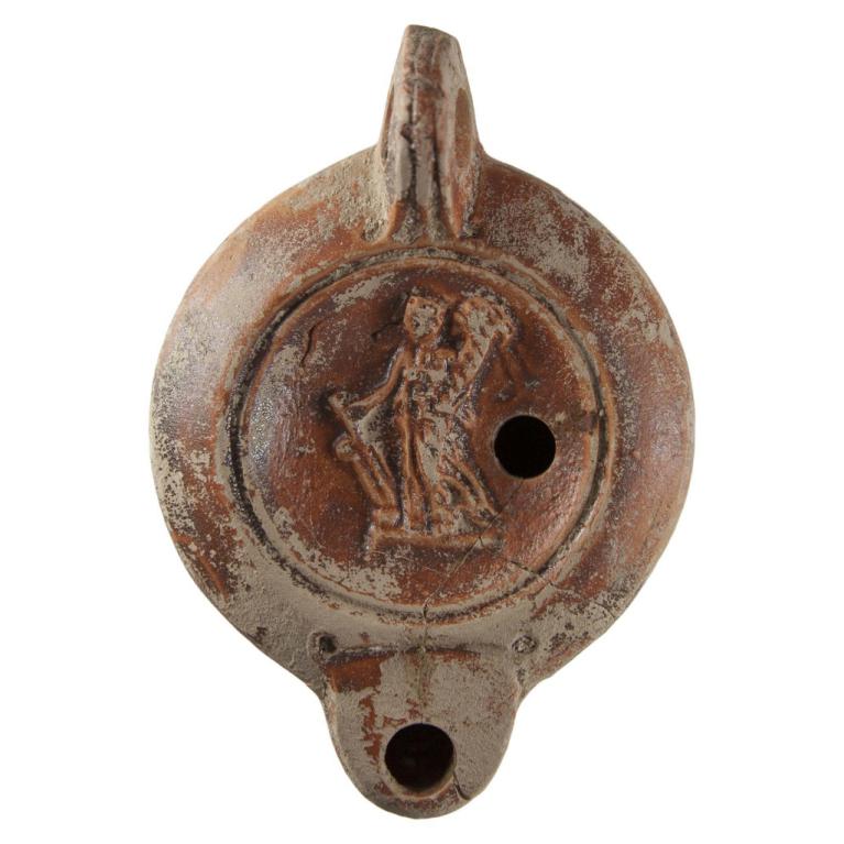 Fortuna de face tenant une corne d'abondance à la main gauche et un gouvernail à la main droite Signature LMADIEC D. 104 x 72 x 28 mm Thème identique dans Bussière 16, n° 2044 Ex collection VG, 20141212 049 Fortuna de face tenant une corne d'abondance à la main gauche et un gouvernail à la main droite Signature LMADIEC D. 104 x 72 x 28 mm Thème identique dans Bussière 16, n° 2044 Ex collection VG, 20141212 049