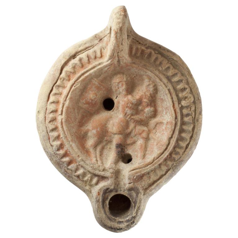 Homme maîtrisant un taureau par les cornes, une lance et un bouclier sur la gauche D. 117 x 87 x 30 mm Identique dans Dejean, n° L691 20150130 010 Homme maîtrisant un taureau par les cornes, une lance et un bouclier sur la gauche D. 117 x 87 x 30 mm Identique dans Dejean, n° L691 20150130 010
