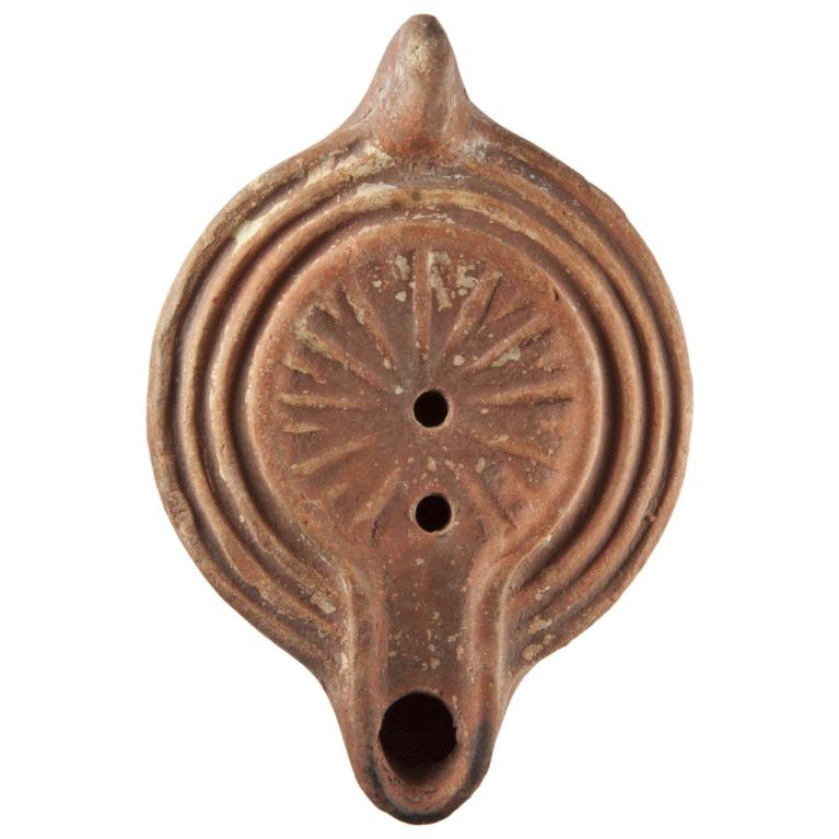 Rosace de onze bâtonnets en relief. Marque de potier, croix. D. 126 x 87 x 36 mm Ex collection VG. Provenance inconnue. Voir fiche N° 20150424 038 Rosace de onze bâtonnets en relief. Marque de potier, croix. D. 126 x 87 x 36 mm Ex collection VG. Provenance inconnue. Voir fiche N° 20150424 038