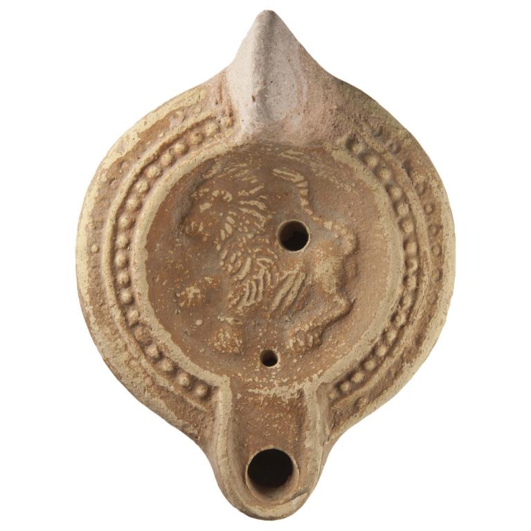 Lion de profil gauche, la queue en l'air. D. 109 x 83 x 30 mm Ancienne collection VG. Provenance inconnue. Voir fiche N° 20150424 066 Lion de profil gauche, la queue en l'air. D. 109 x 83 x 30 mm Ancienne collection VG. Provenance inconnue. Voir fiche N° 20150424 066