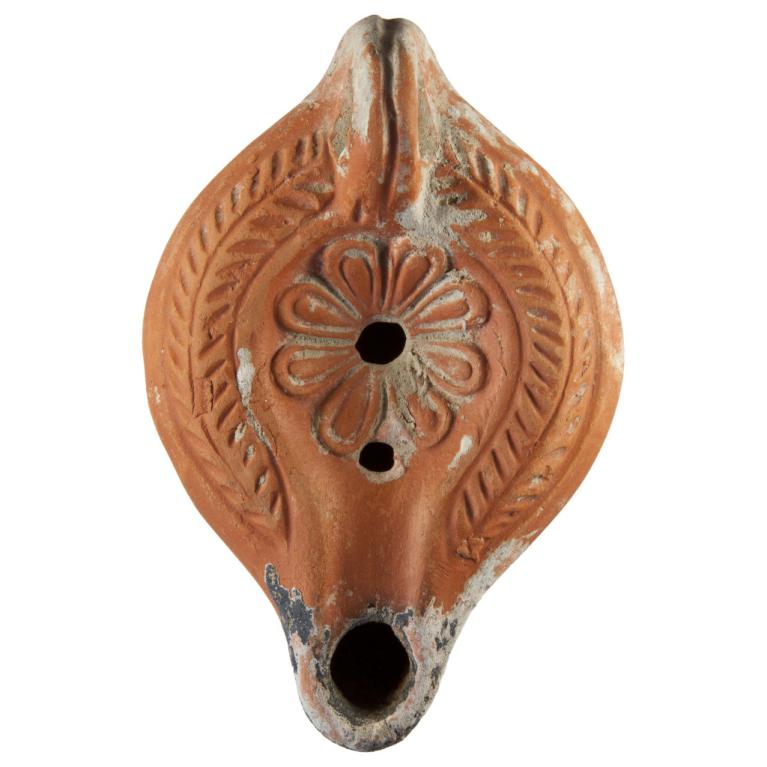Rosace de huit pétales D. 118 x 78 x 34 mm Datation proposée: 250 / 350 Ex collection VG N° 20150518 106 Rosace de huit pétales D. 118 x 78 x 34 mm Datation proposée: 250 / 350 Ex collection VG N° 20150518 106