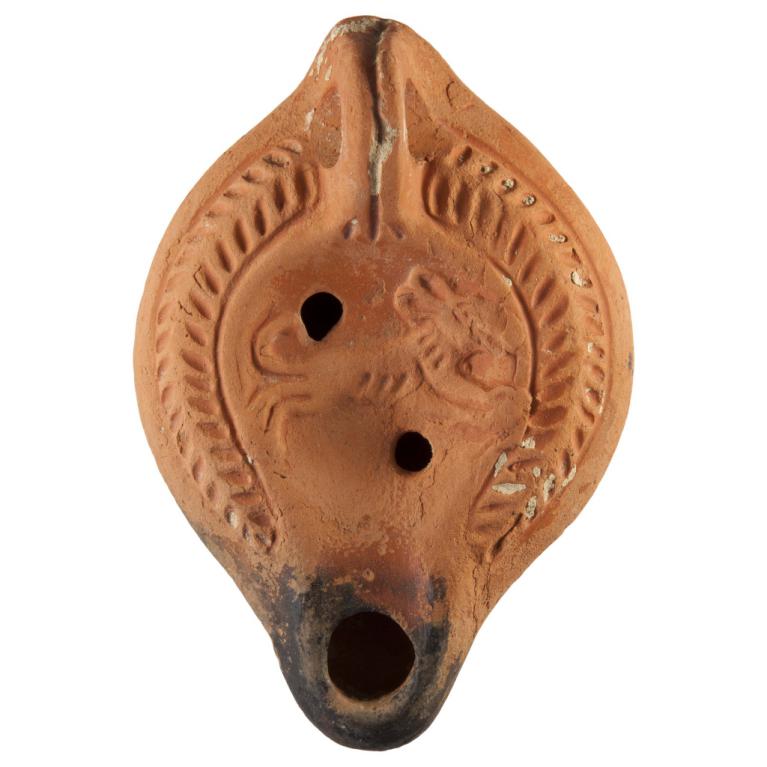 Chien avec un collier, de profil, à droite. D. 115 x 79 x 34 mm Ex collection VG N° 20150518 115 Chien avec un collier, de profil, à droite. D. 115 x 79 x 34 mm Ex collection VG N° 20150518 115