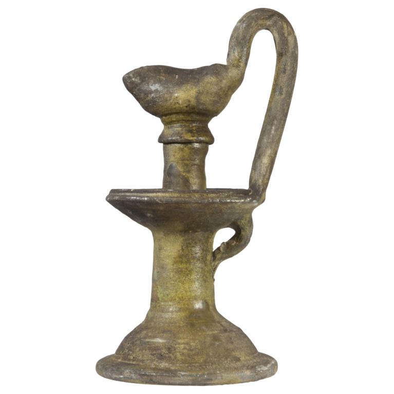 Lampe à huile sur pied émaillée Hauteur 205 mm - Diamètre 103 mm Acquisition Maison de Vente aux Enchères Chativesle, 20150915 016 Lampe à huile sur pied émaillée Hauteur 205 mm - Diamètre 103 mm Acquisition Maison de Vente aux Enchères Chativesle, 20150915 016