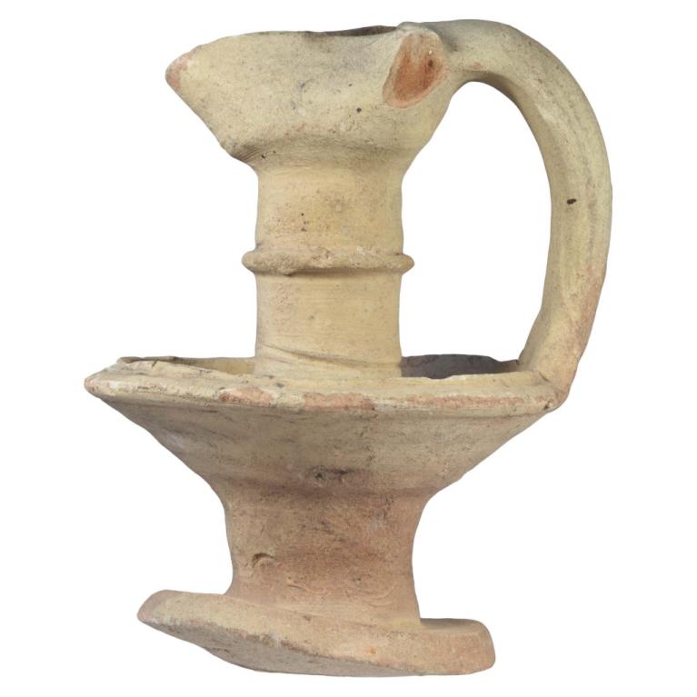 Lampe à huile sur pied Hauteur 150 mm - Diamètre 114 mm Acquisition Maison de Vente aux Enchères Chativesle, 20150915 023 Lampe à huile sur pied Hauteur 150 mm - Diamètre 114 mm Acquisition Maison de Vente aux Enchères Chativesle, 20150915 023