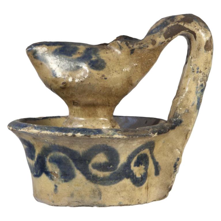 Lampe à huile sur pied émaillée Hauteur 115 mm - Diamètre 106 mm Acquisition Maison de Vente aux Enchères Chativesle, 20150915 030 Lampe à huile sur pied émaillée Hauteur 115 mm - Diamètre 106 mm Acquisition Maison de Vente aux Enchères Chativesle, 20150915 030