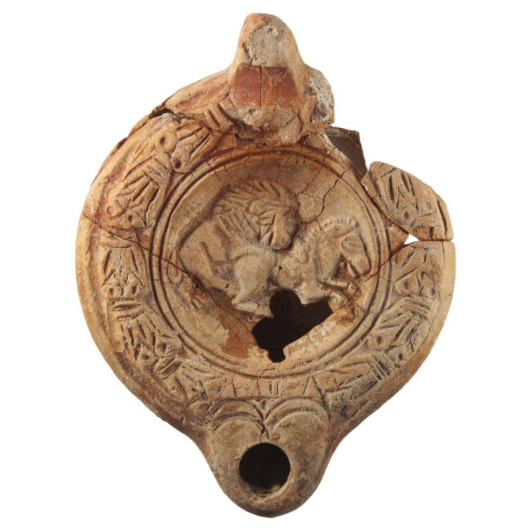 Lion dévorant un cheval à droite Signature SABBA TI D. 107 x 82 x 28 mm Acquisition SVV Hôtel des Vente Montpellier-Languedoc Ancienne collection GD, provenance Tunisie Cf. Deneauve 1969, type VIII B, IIe s. ap. J.C. N° 20151202 057 Lion dévorant un cheval à droite Signature SABBA TI D. 107 x 82 x 28 mm Acquisition SVV Hôtel des Vente Montpellier-Languedoc Ancienne collection GD, provenance Tunisie Cf. Deneauve 1969, type VIII B, IIe s. ap. J.C. N° 20151202 057