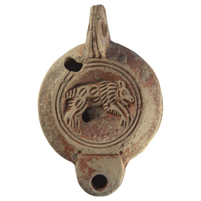 Ours de profil droit. Signature IVNIALEXI D. 111 x 73 x 25 mm Voir fiche N° 20160202 034 Ours de profil droit. Signature IVNIALEXI D. 111 x 73 x 25 mm Voir fiche N° 20160202 034