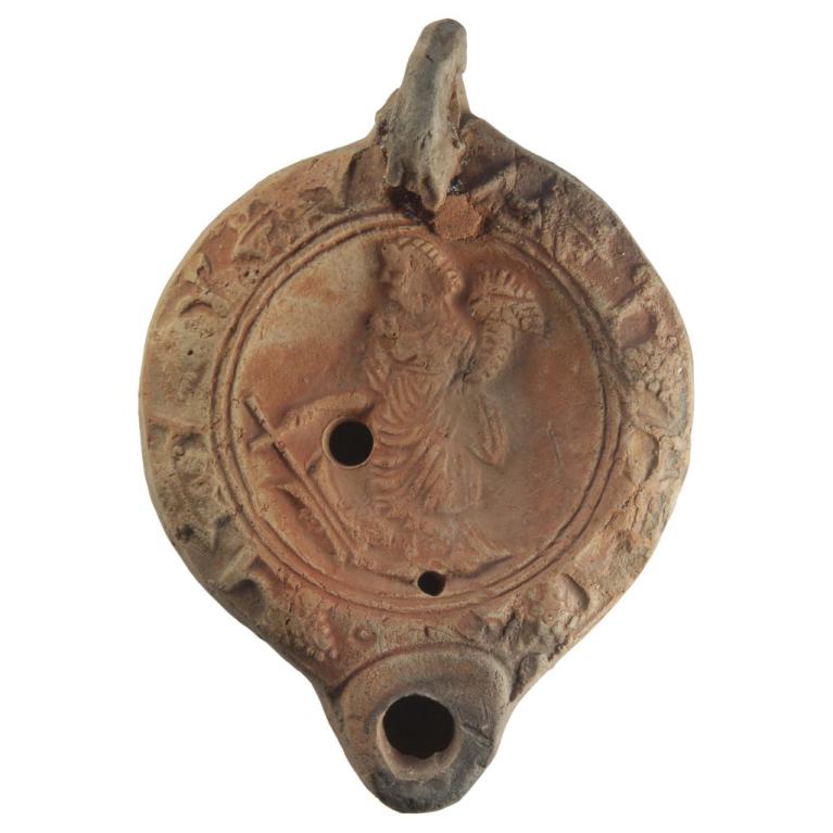 Fortuna avec une corne d'abondance et tenant un gouvernail ou rame D. 102 x 75 x 32 mm Acquisition SVV Anaf, Grenoble, France. Succession Ferchiou, Me Richy. Ancienne collection Naïdé Ferchiou, provenance Tunisie. Inv. 20160202 044