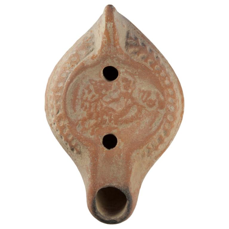 Monstre marin, mi-poisson, mi-cheval vers la gauche. Marque de potier D. 116 x 76 x 30 mm Ex collection Naïdé Ferchiou, provenance Tunisie N° 20160218 030 Monstre marin, mi-poisson, mi-cheval vers la gauche. Marque de potier D. 116 x 76 x 30 mm Ex collection Naïdé Ferchiou, provenance Tunisie N° 20160218 030