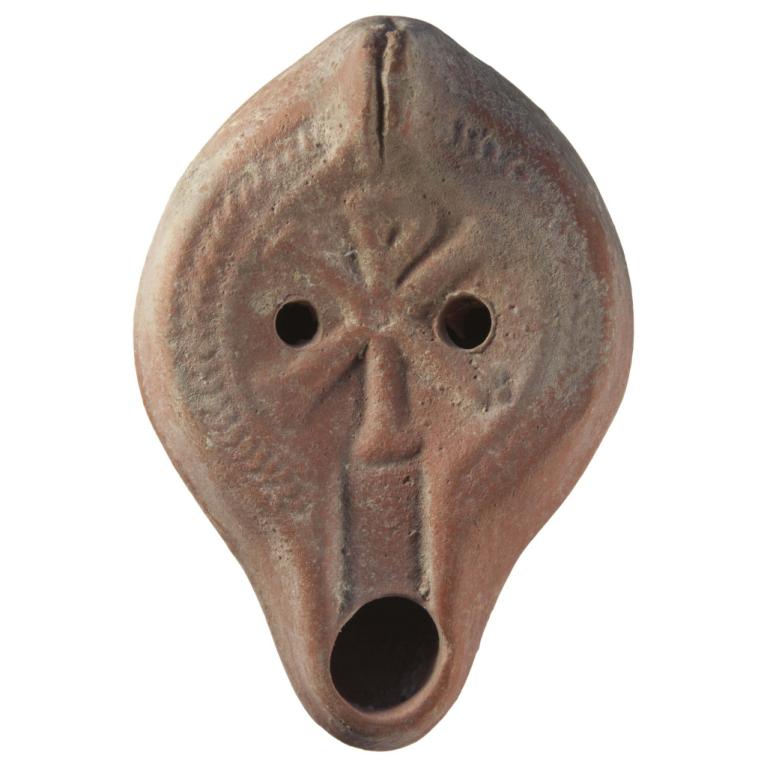 Chrisme bouclé a droite D. 118 x 80 x 33 mm Ex collection Naïdé Ferchiou, provenance Tunisie 20160218 033 Chrisme bouclé a droite D. 118 x 80 x 33 mm Ex collection Naïdé Ferchiou, provenance Tunisie 20160218 033