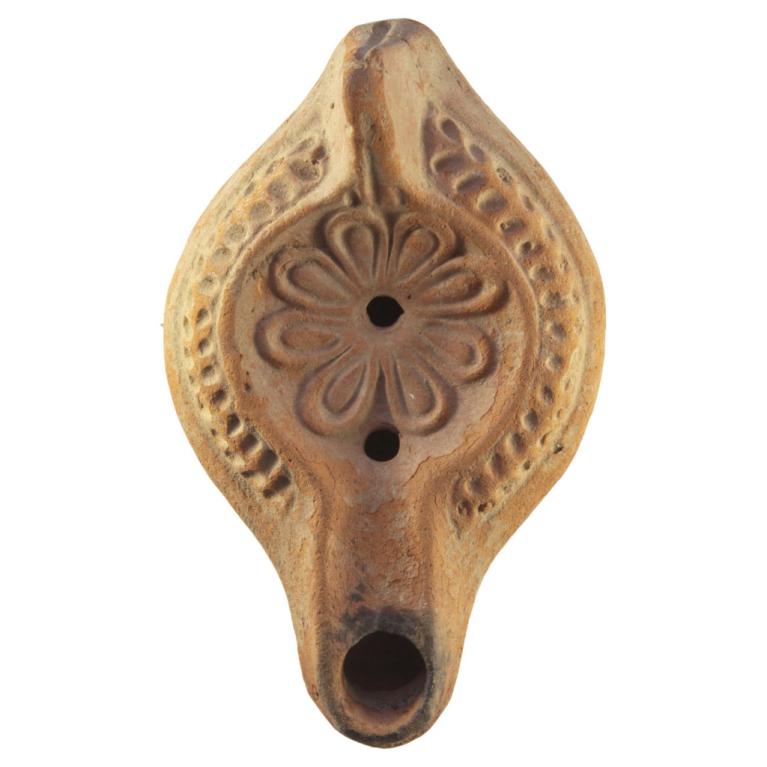 Rosace de huit pétales. Marque de potier D. 122 x 75 x 29 mm Acquisition SVV Vermot & Associés Paris N° 20160324 017 Rosace de huit pétales. Marque de potier D. 122 x 75 x 29 mm Acquisition SVV Vermot & Associés Paris N° 20160324 017
