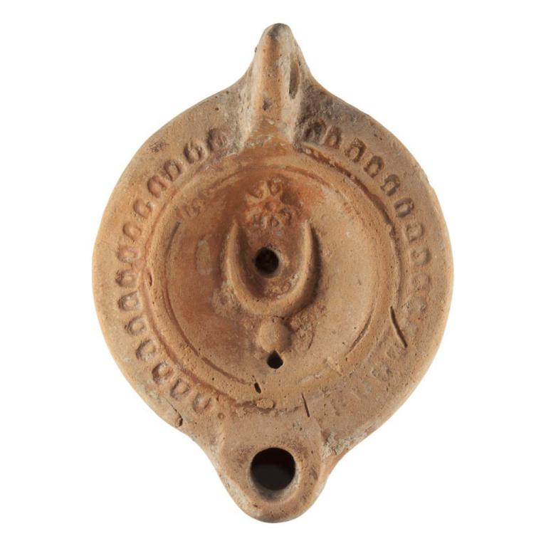 Croissant de lune sur une sphère surmonté d'une étoile à sept branches. D. 112 x 82 x 31 mm Ex collection VG. Provenance inconnue. Voir fiche N° 20160407 009 Croissant de lune sur une sphère surmonté d'une étoile à sept branches. D. 112 x 82 x 31 mm Ex collection VG. Provenance inconnue. Voir fiche N° 20160407 009