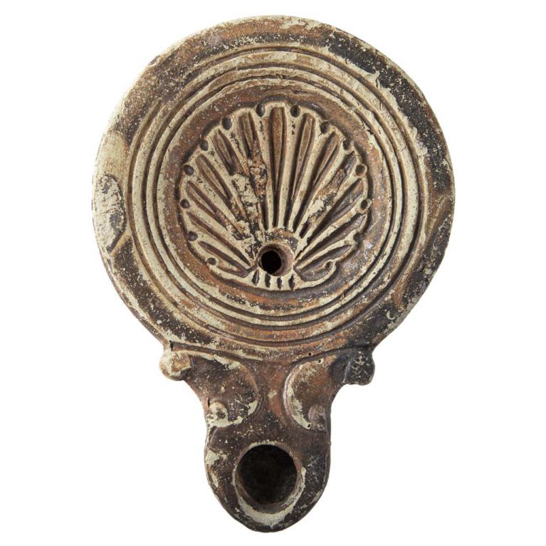 Coquille de pecten D. 105 x 74 x 23 mm Ancienne collection SLA. Provenance inconnue. Voir fiche N° 20160422 076 Coquille de pecten D. 105 x 74 x 23 mm Ancienne collection SLA. Provenance inconnue. Voir fiche N° 20160422 076