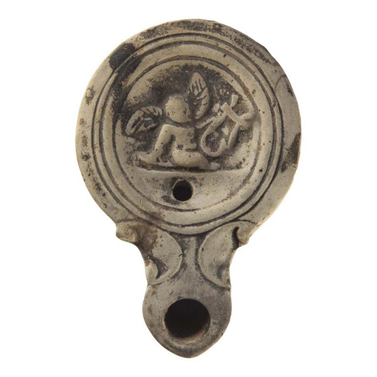 Éros à la lyre. D. 92 x 62 x 21 mm Acquisition SVV Claude Aguttes SAS. Provenance Ancienne collection française. Voir fiche N° 20160526 022 Éros à la lyre. D. 92 x 62 x 21 mm Acquisition SVV Claude Aguttes SAS. Provenance Ancienne collection française. Voir fiche N° 20160526 022