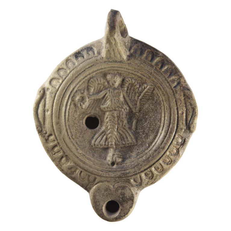 Victoire africaine debout de face, sur un globe, tenant une couronne et une palme, attributs de la victoire. Signature, QNVMICEL D. 120 x 95 x 28 mm Acquisition SVV Fraysse & Associés, Paris, France. Provenance, succession de Madame Beata Lévy née Kamberis N° 20160608 047 Victoire africaine debout de face, sur un globe, tenant une couronne et une palme, attributs de la victoire. Signature, QNVMICEL D. 120 x 95 x 28 mm Acquisition SVV Fraysse & Associés, Paris, France. Provenance, succession de Madame Beata Lévy née Kamberis N° 20160608 047