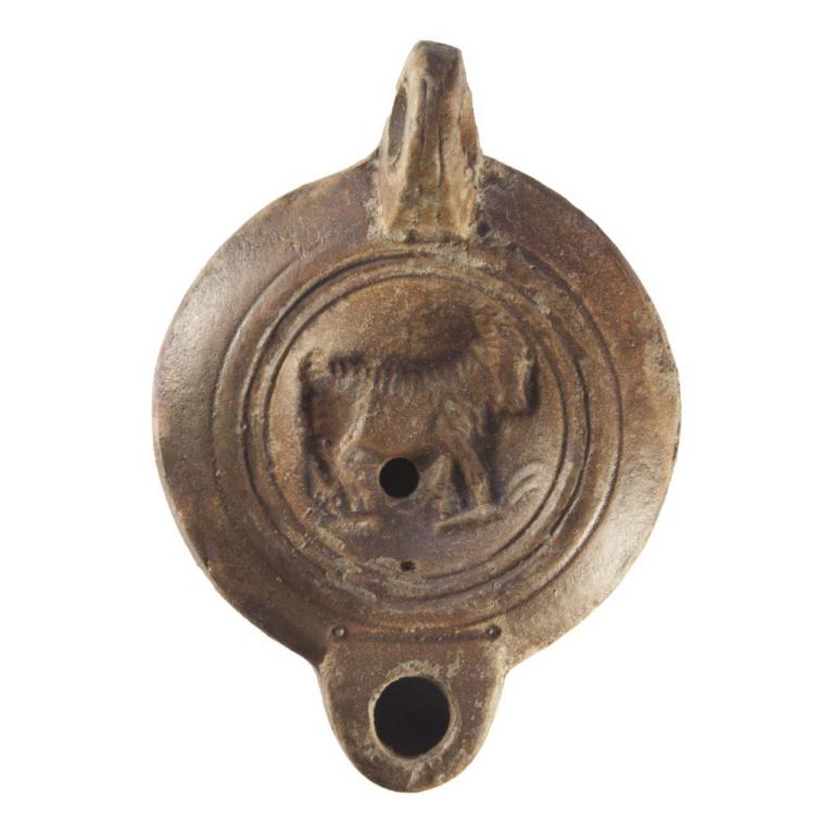 Chèvre de profil à droite. Signature BICAGAT avec marque de potier. D. 95 x 68 x 27 mm Acquisition SVV Fraysse & Associés, Paris. N° 20160608 080 Chèvre de profil à droite. Signature BICAGAT avec marque de potier. D. 95 x 68 x 27 mm Acquisition SVV Fraysse & Associés, Paris. N° 20160608 080