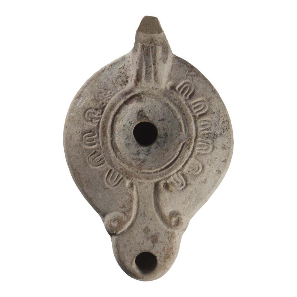 D. 86 x 57 x 25 mm. Marque de potier. Acquisition Hôtel des Ventes de Toulon, France. Provenance inconnue. Voir fiche N° 20160702 040 D. 86 x 57 x 25 mm. Marque de potier. Acquisition Hôtel des Ventes de Toulon, France. Provenance inconnue. Voir fiche N° 20160702 040