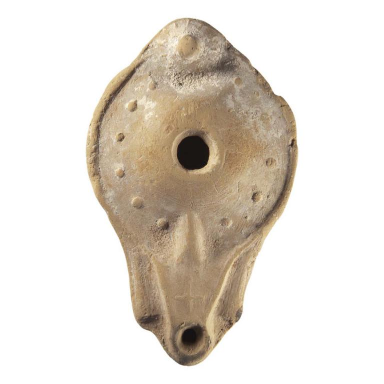 Croix sur le bec et épaule décorée de points en relief. Acquisition SVV Labarbe Marc, Toulouse. Voir fiche N° 20161127 041 Croix sur le bec et épaule décorée de points en relief. Acquisition SVV Labarbe Marc, Toulouse. Voir fiche N° 20161127 041