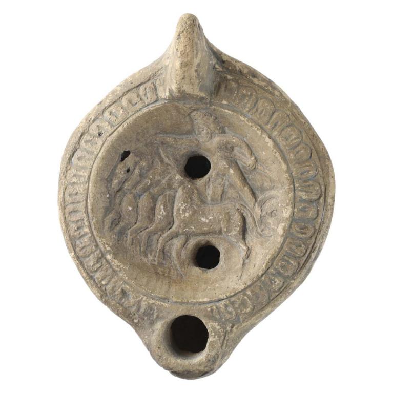 Neptune un trident à la main gauche sort de la mer sur un char tiré par quatre chevaux. D. 112 x 86 x 30 mm Acquisition SVV Labarbe Marc, Toulouse, France. Provenance inconnue. Voir fiche N° 20171126 005 Neptune un trident à la main gauche sort de la mer sur un char tiré par quatre chevaux. D. 112 x 86 x 30 mm Acquisition SVV Labarbe Marc, Toulouse, France. Provenance inconnue. Voir fiche N° 20171126 005
