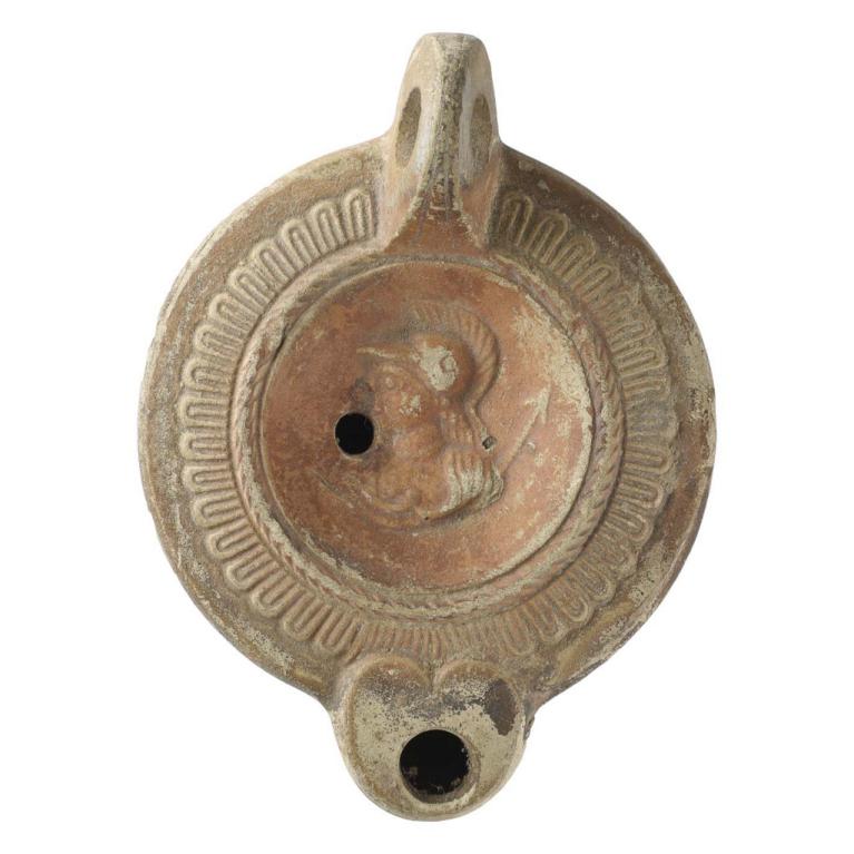 Buste du dieu Mars casqué, de profil gauche, une lance derrière lui. D. 111 x 83 x 25 mm SVV Hôtel des Ventes Giraudeau, Tours, France. Provenance inconnue. Voir fiche N° 20171206 001 Buste du dieu Mars casqué, de profil gauche, une lance derrière lui. D. 111 x 83 x 25 mm SVV Hôtel des Ventes Giraudeau, Tours, France. Provenance inconnue. Voir fiche N° 20171206 001