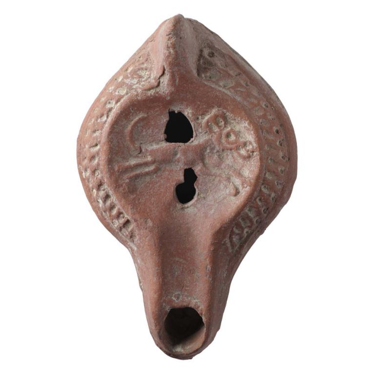Chien de profil droit. Marque d'atelier D. 126 x 81 x 36 mm Acquisition SVV Kâ-Mondo, Paris, France. Provenance probable, Tunisie, Carthage. N° 20180710 037 Chien de profil droit. Marque d'atelier D. 126 x 81 x 36 mm Acquisition SVV Kâ-Mondo, Paris, France. Provenance probable, Tunisie, Carthage. N° 20180710 037